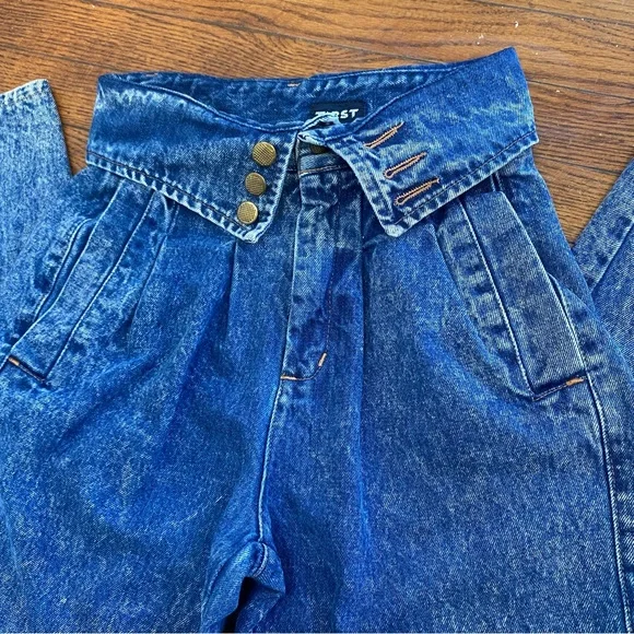 VTG High Waisted Acid Washed Jeans - Picture 2 of 4